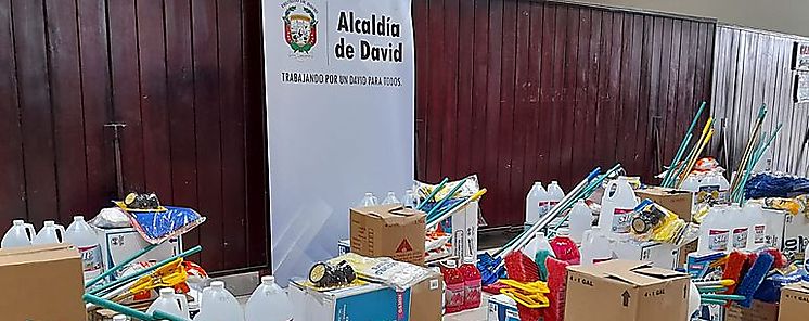 Alcalda de David MEDUCA y PNUD entregan productos de limpieza a 35 centros educativos