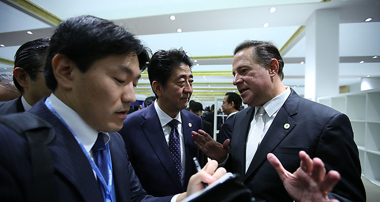 Varela con Primer Ministro de Japn