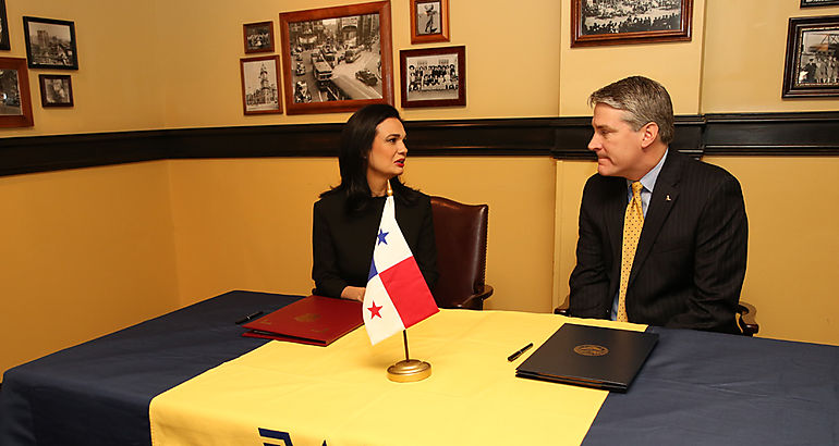 Vicepresidenta y Canciller firma acuerdo con Wilkes University 