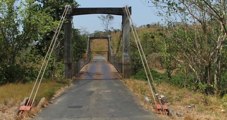 Puente sobre ro Grande