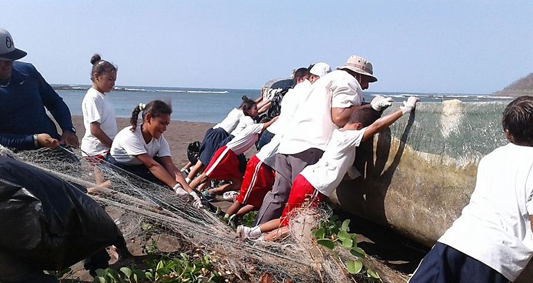 Basura en la playa 