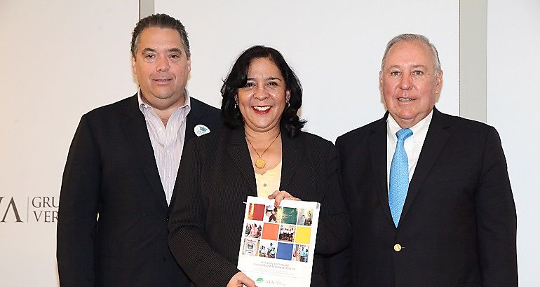 GVA entrega libro