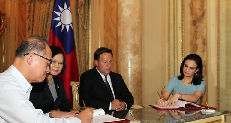 Juan Carlos Varela y  Tsai Ingwen