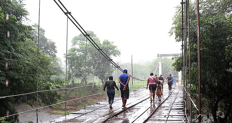 puente sobre el ro Cabobr en Pacora