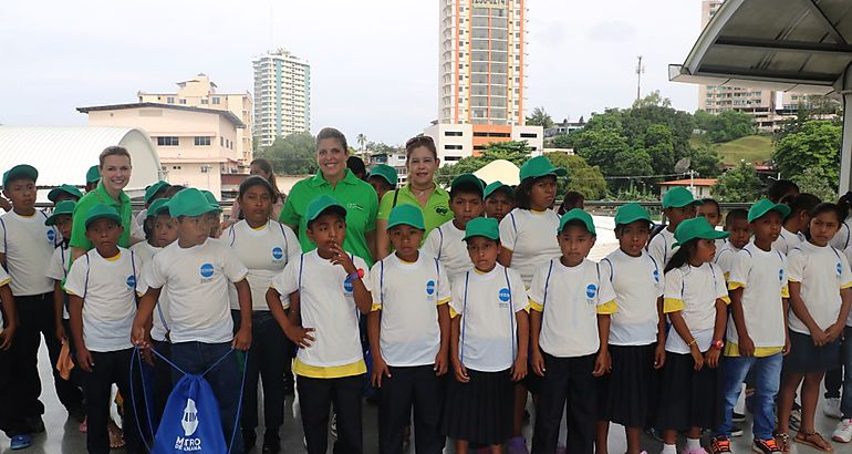 Nios Metro Visita Escuela