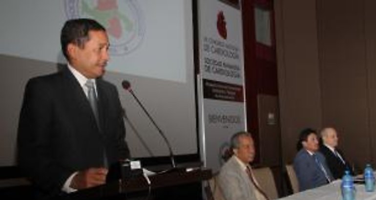 Viceministro Ulloa Congreso Cardiologia