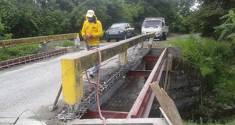  Puente quebrada Caazas Chiriqui