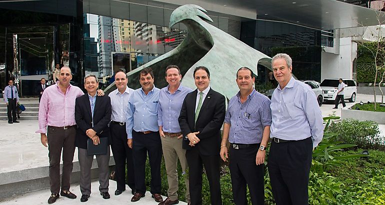 aguila  arpia  capital  panama 