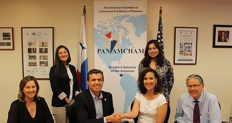 AmCham y AQUATERRA SA