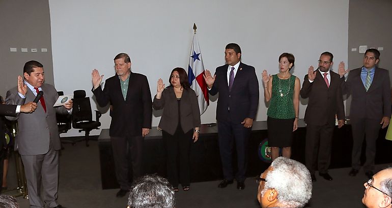 Juramentan comisin para la elaboracin del Cdigo Ambiental