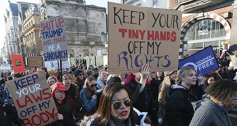 Miles de mujeres protestan contra Donald Trump