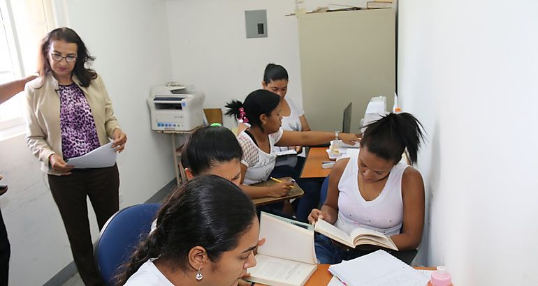 Privadas de libertad se inscriben en la Universidad