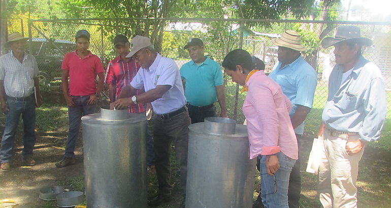 Explican uso de silos a productores de Veraguas