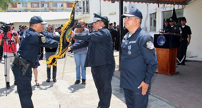 Cambio de mando de la Tercera Zona de Polica de Coln