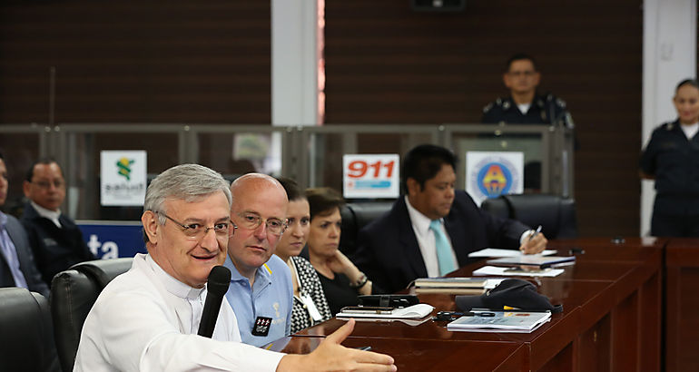 Dr Domenico Giani  representante Vaticano