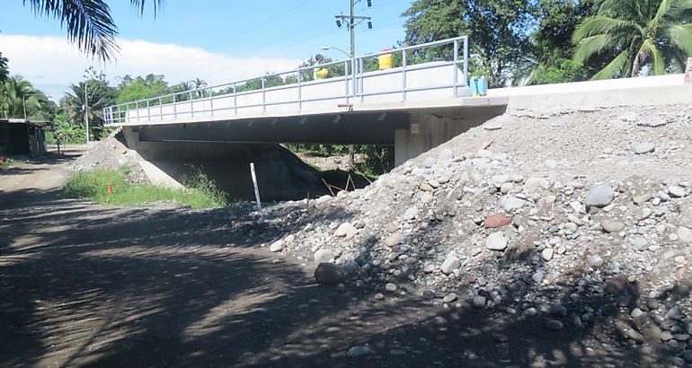 Avance en carretera Puerto Armuelles y circunvalacin de la ex zona bananera