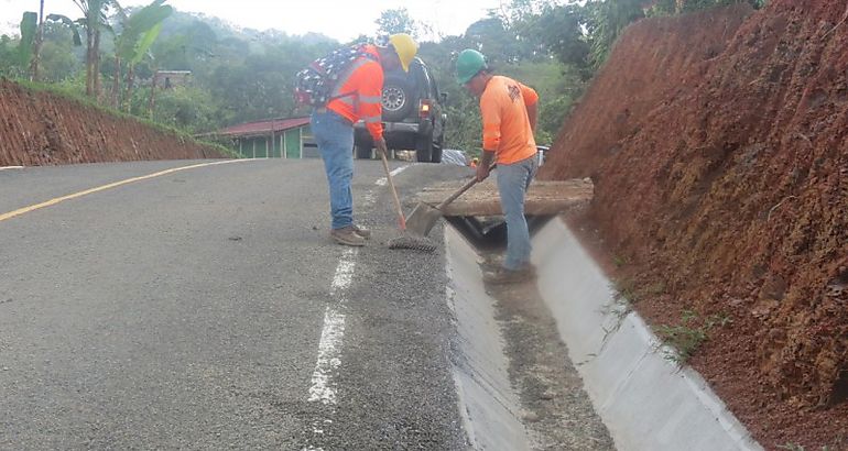 Avanza proyecto carretero en la comarca Ngbe Bugl  obras