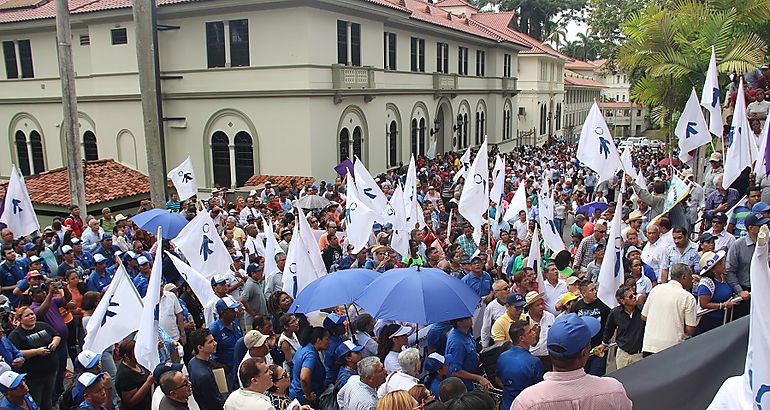 Universidad de Panam se manifiesta 