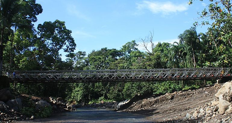 Puente metlico