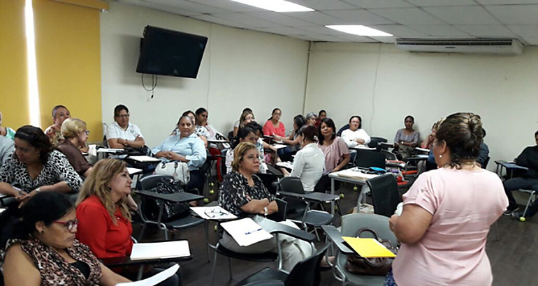 Taller sobre violencia domestica para docentes especiales