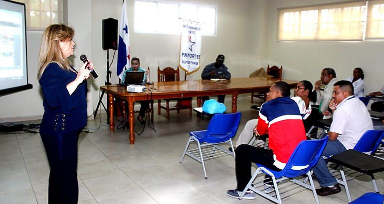 Charla del Instituto de Estudios Interdisciplinarios