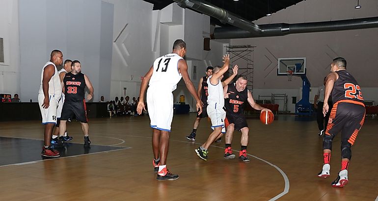  Maxibaloncesto de la Polica Nacional v