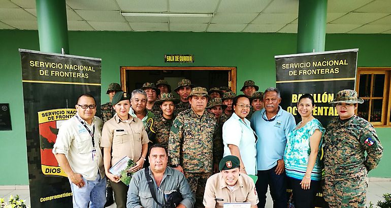 Capacitan a funcionarios de SENAFRONT en Paso Canoas