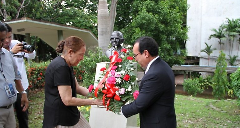 Conmemoran centenario del Padre de la Fsica en Panam