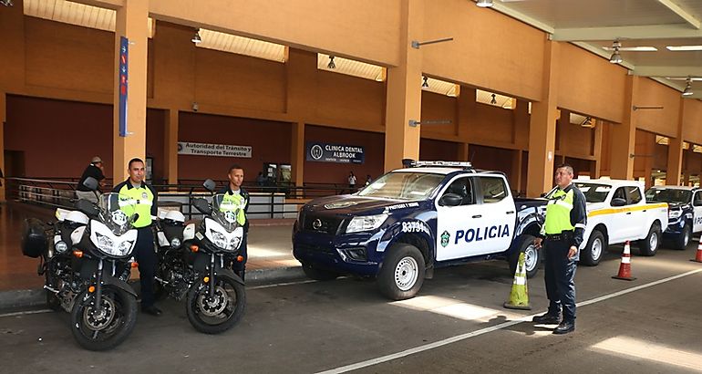 Donacin de vehculos a la Polica Nacional