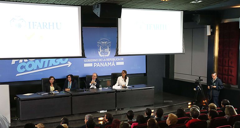 IFARHU presenta informe de 3 aos de logros institucionales