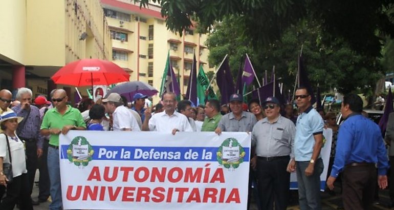 Universitarios en defensa de la Autonoma Universitaria