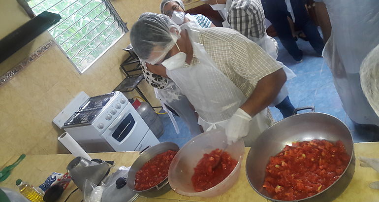 Elaboracin de pasta y salsa de tomate 