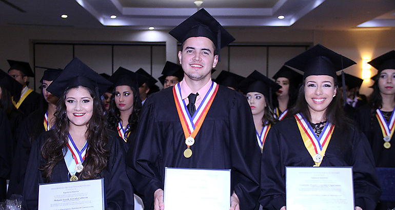 UTP Azuero Celebra Ceremonia de Graduacin