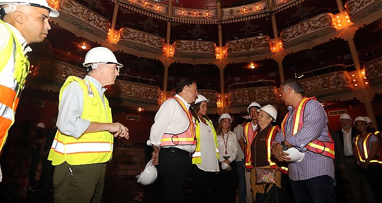 Varela revisa obras teatro