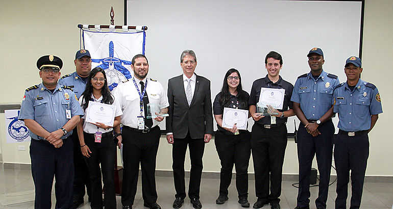 Pilotos reciben Premio guila Verde 2017