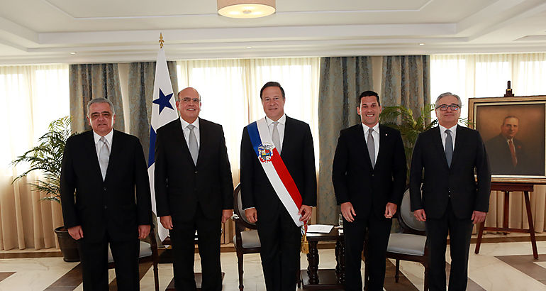 Varela con embajadores de Paraguay Repblica Dominicana y Per 