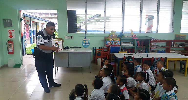 Los estudiantes de nivel preescolar se le brind capacitacin a en materia de medidas preventivas a travs de los libros de colorear AMIGOS PROTECTORES  Se hizo nfasis en cmo cuidarse de ser vcti