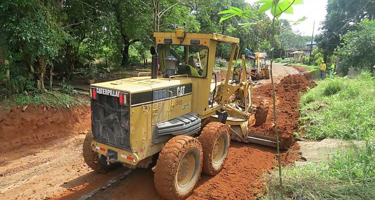 Rehabilitacin calles en las Lomas de David avanza  maquinaria  obras