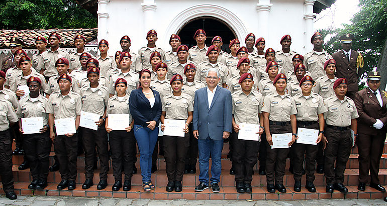 Se gradan 44 vigilantes municipales en la Alcalda de Panam