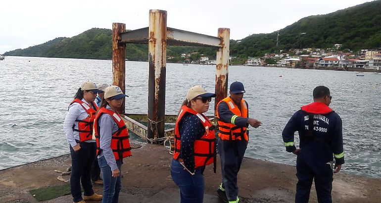 Reparaciones del muelle de Taboga