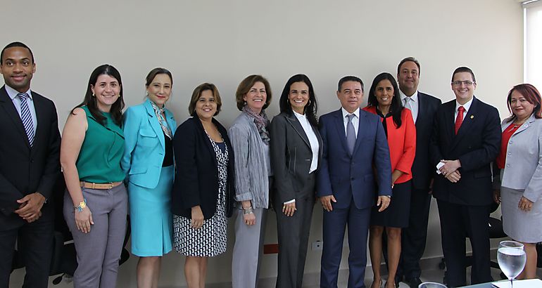 Gobierno fortalece liderazgo de mujeres en la gestin pblica  vicepresidenta