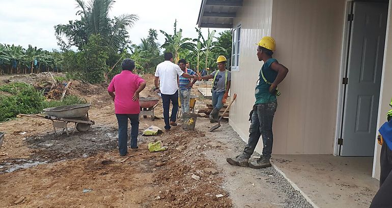 Autoridades del Miviot supervisan avance de obras