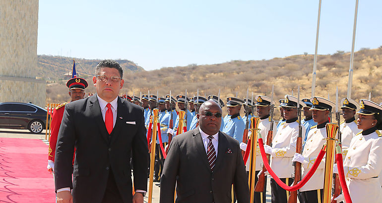 Embajador de Panam en Namibia entrega Credenciales 