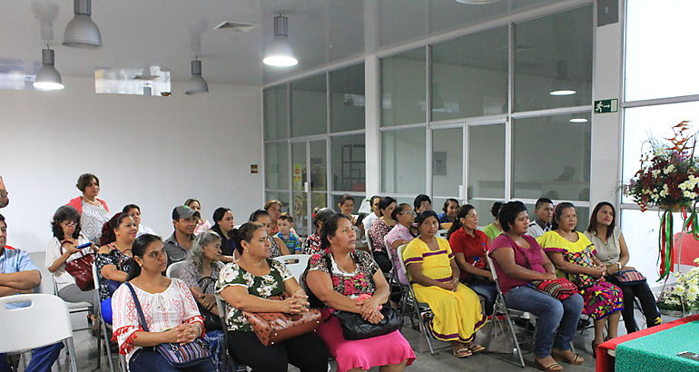 Mujeres de zonas rurales reciben apoyo econmico para autogestin