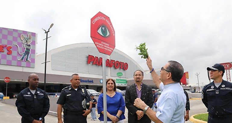 Inauguran programa Comercio Vigilante en Plaza Centenial