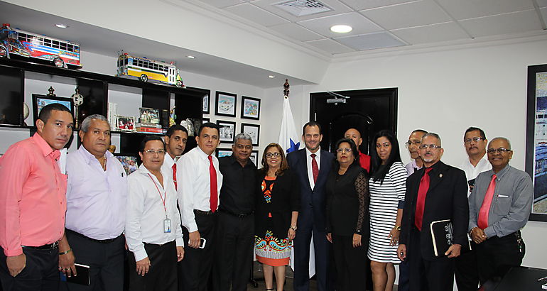 Contralor General Federico Humbert recibi a representantes de la Asociacin Nacional de Trabajadores de la UP