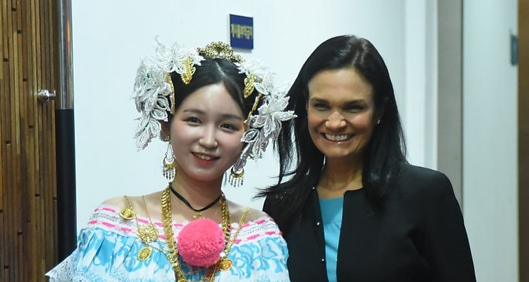 Vicepresidenta y Canciller Isabel de Saint Malo de Alvarado