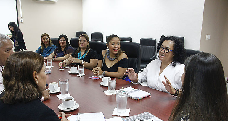 Encuentro para tratar emprendimiento de gnero