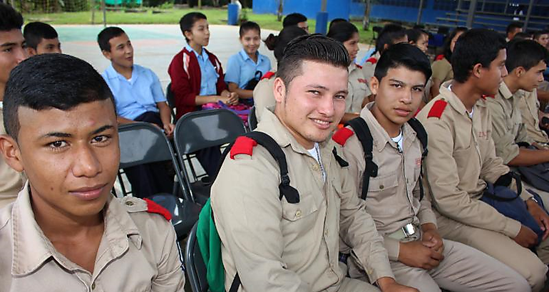 Estudiantes graduandos en Azuero