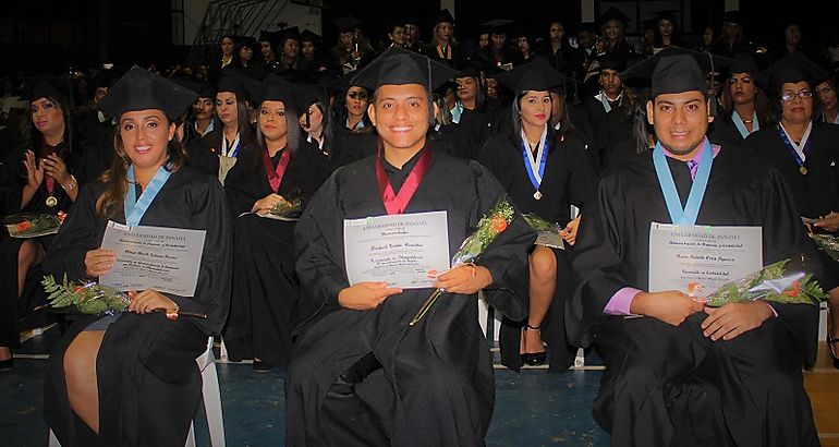 Graduacin universitaria  Panam